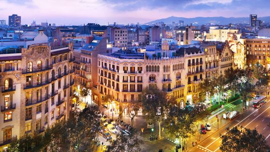Visitantes. Paula Bonet, Javier Pérez Andújar, María Barbal, Carlos Zanón, Clara Usón, Maite Carranza. Esos son algunos de los que visitarán la 45a edición de la Feria del Libro de Buenos Aires, que abrirá el próximo 23 de abril.