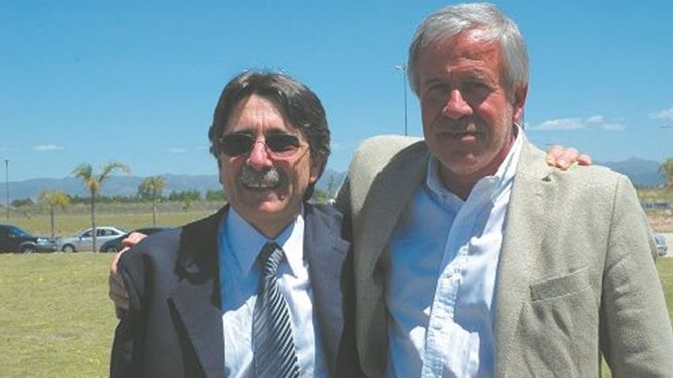 Osvaldo Acosta junto a Gerardo Ferreyra, de Electroingeniería.