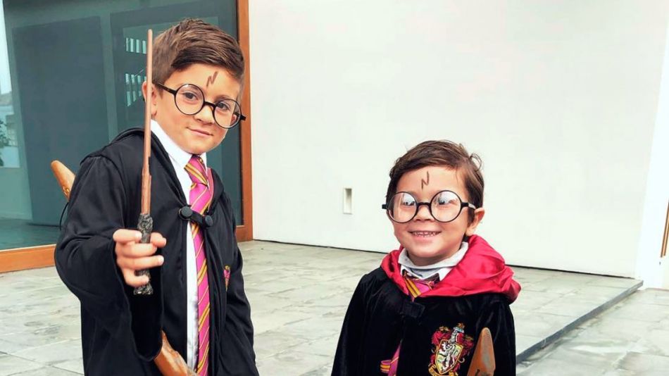 Thiago y Mateo Messi vestidos como Harry Potter