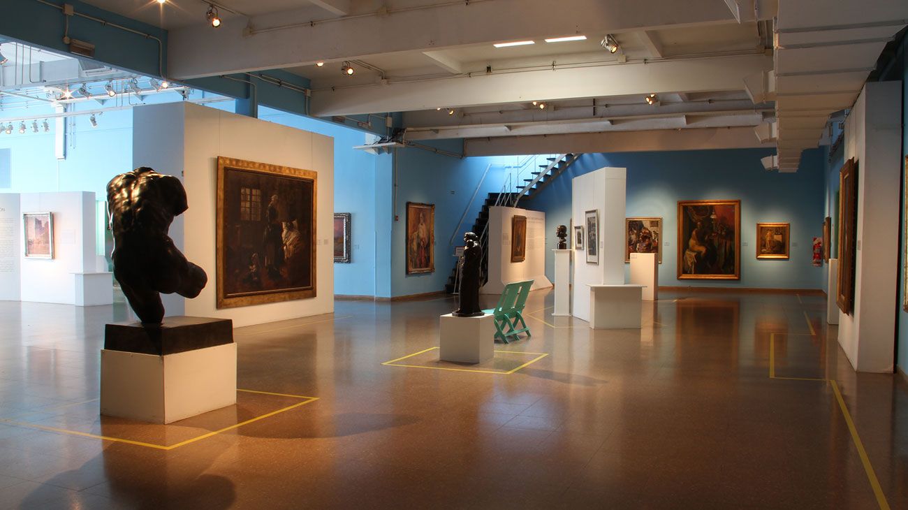 El terreno donde se levanta la escuela y  posteriormente el museo es donde la madre había trabajado como empleada doméstica.