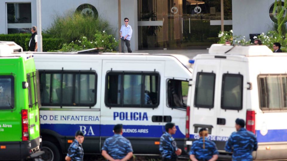 Florencia Macri, hermana del Presidente e hija de Franco, en el último adiós al empresario en el Cementario Jardín de Paz de Pilar.