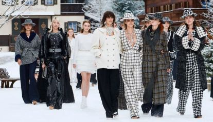 El último desfile de Lagerfeld para Chanel, con Mica Argarañaz a la cabeza.