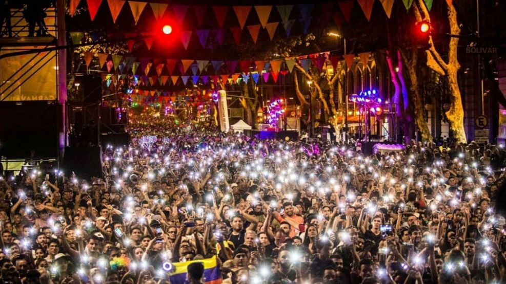 El Carnaval de avenida de Mayo congregó a más de 60 mil personas.