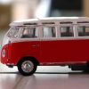 Es importante verificar que el vehículo que transporta a los niños esté habilitado.