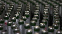 AB InBev Chairman Goudet to Step Down to Focus on JAB Roles (2)