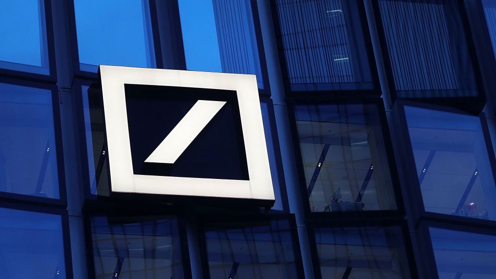 Deutsche Bank AG Said to See Mid-Year Merger If Turnaround Fails