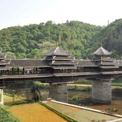 El Puente de Chengyang es una de las postales que todo visitante debería llevarse de China.