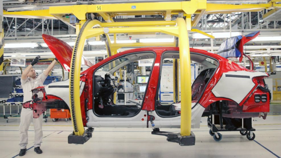 La producción de automóviles cayó un 16,4% en febrero