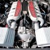 La Testarossa impuso varios elementos al line-up de Ferrari en los años 90:  las entradas de aire tipo branquias en los laterales, y la rejilla posterior  ocultando los faros.