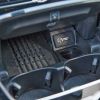 Representante de un concepto que tiende a desaparecer,  combina lo mejor de varios universos: amplio interior, supremo confort de marcha, consumo contenido y la versatilidad que  ofrecen la tracción integral y la suspensión neumática.  