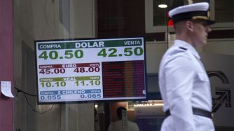 Dólar a 42 50