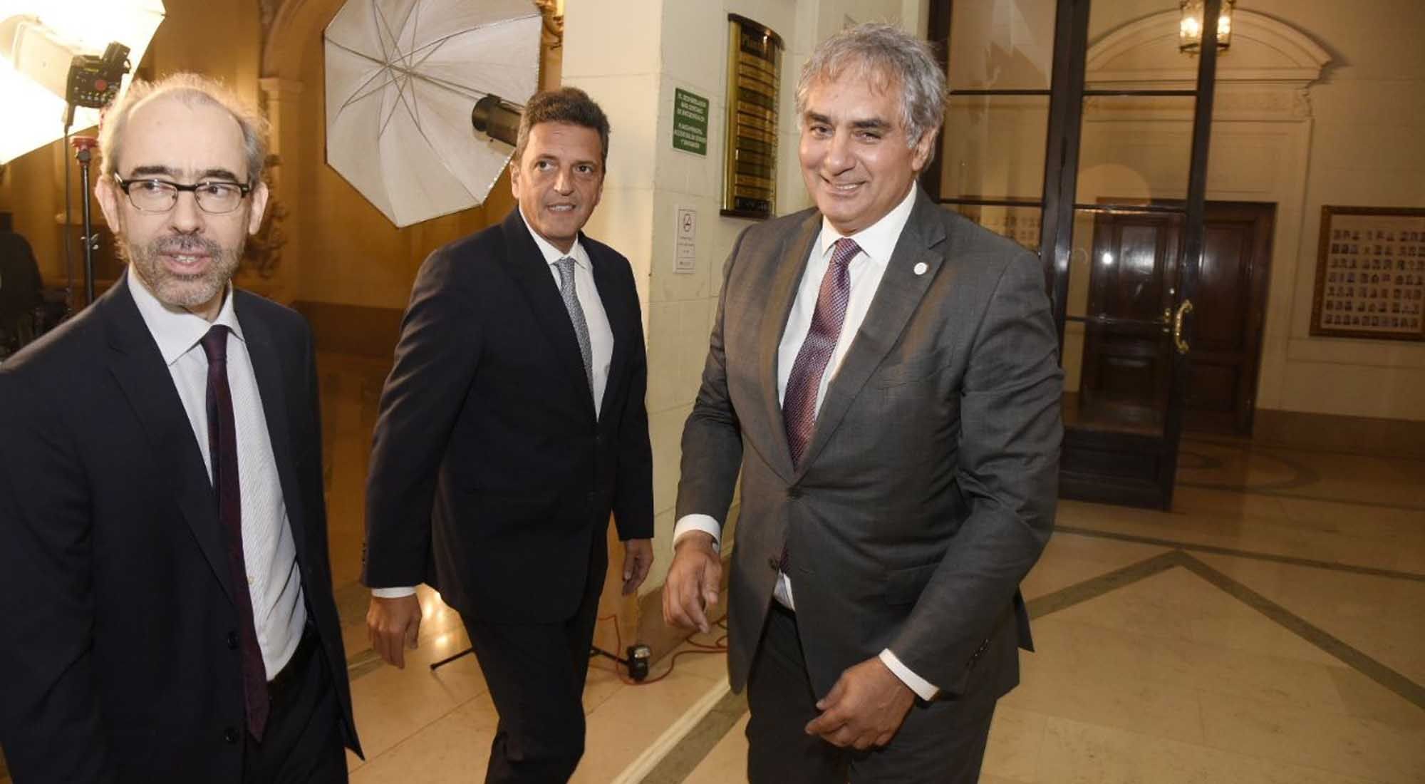 Gustavo González, Sergio Massa y Santiago Montoya. Legislatura porteña. 