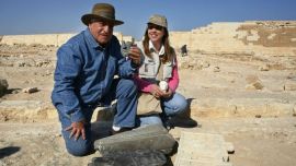 El famoso egiptólogo Zahi Hawass anunció que cree saber donde está enterrada Cleopatra.