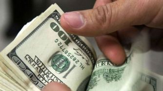 La tasa superó el 62% pero igual subió el dólar
