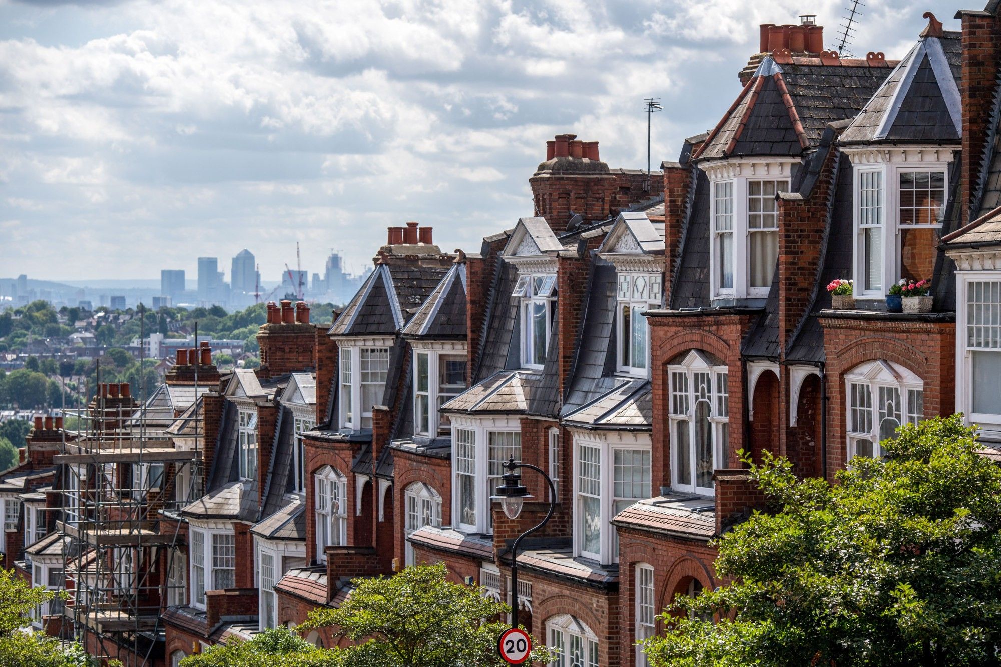 U.K. House-Price Growth Sees Modest Rebound