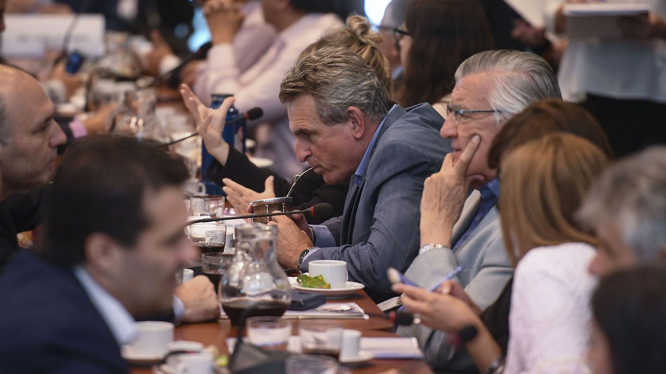 Agustín Rossi y José Luis Gioja en la presentación del juez Alejo Ramos Padilla ante la comisión de Libertad de Expresión de la Cámara de Diputados.