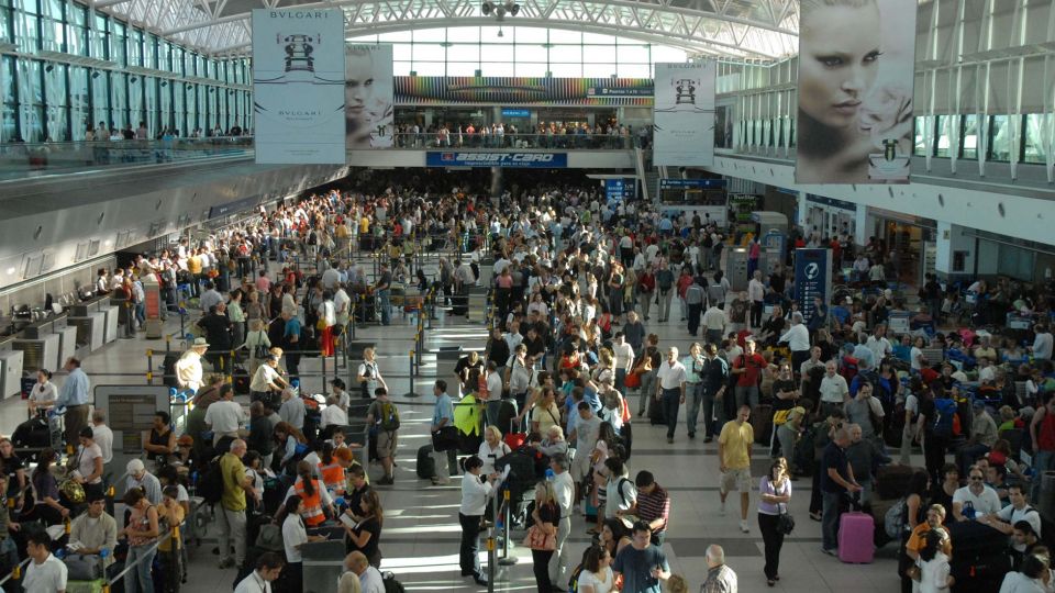 Enero fue el mejor mes de la historia en llegadas de turistas extranjeros vía aérea.