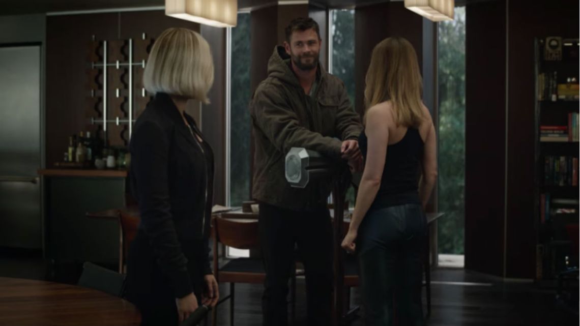 La primera escena de Thor con Capitana Marvel