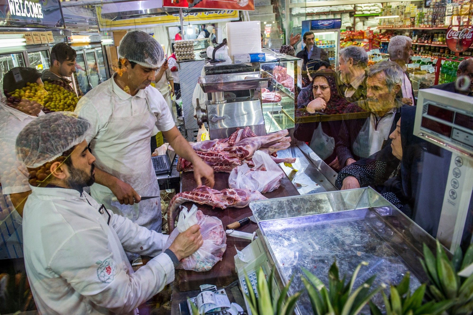 XXX FOOD QUEUES IN TEHRAN XXX FOR GOLNAR MOTEVALLI STORY