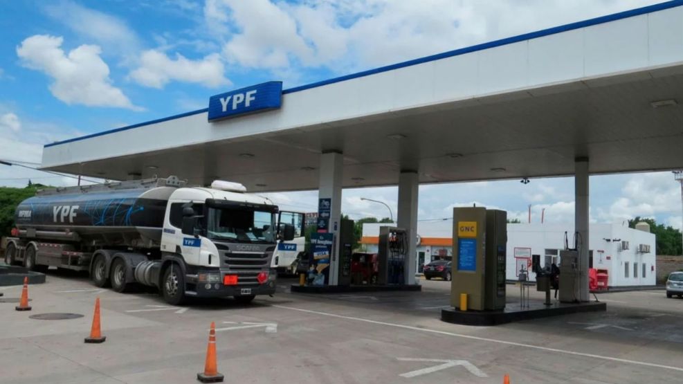 Se podrán alquilar autos en estaciones de servicio YPF