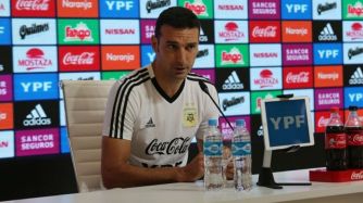 Lionel Scaloni en conferencia