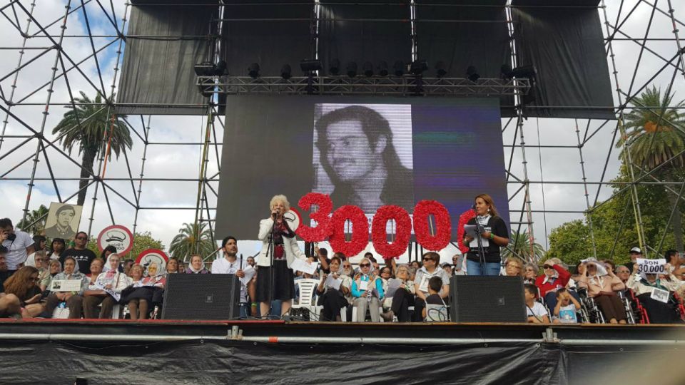 Movilización por el 24 de marzo en Plaza de Mayo