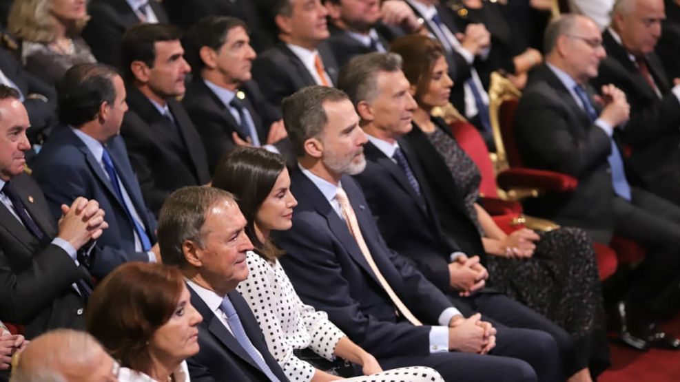 La pareja real española, junto a Macri, Awada y Schiaretti en la inauguración del Congreso de la Lengua Española.