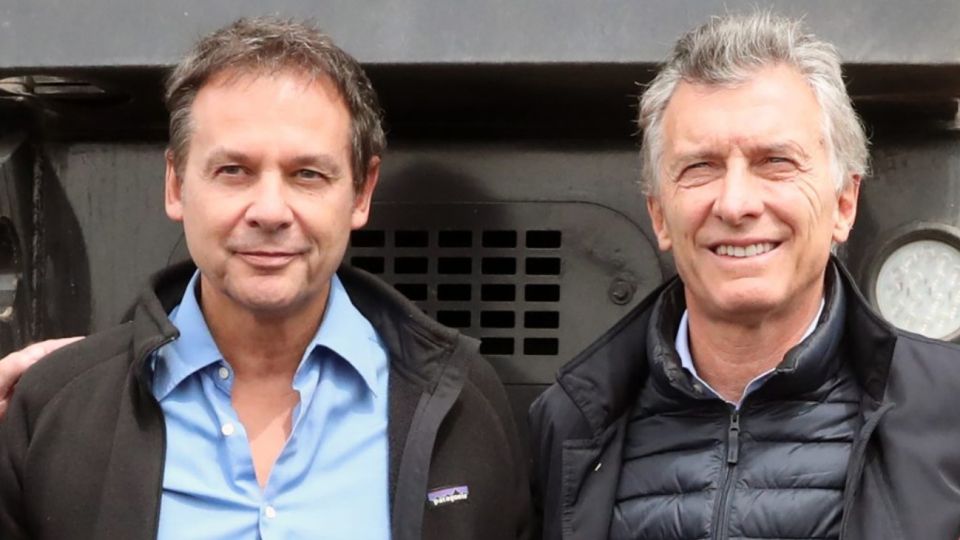 El senador nacional Eduardo Costa junto al Presidente Mauricio Macri.