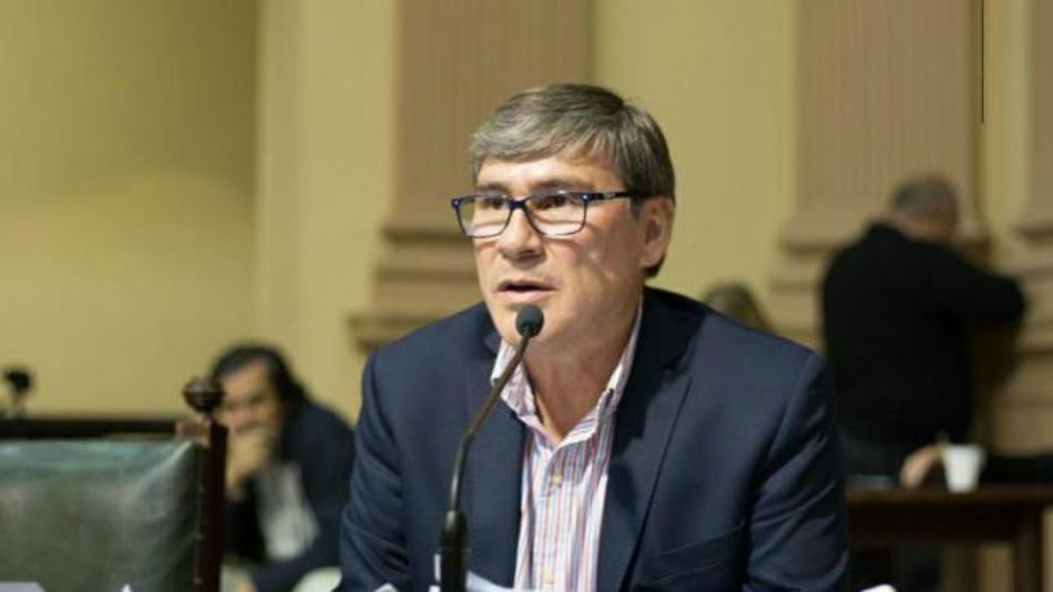 Cisneros, diputado provincial.