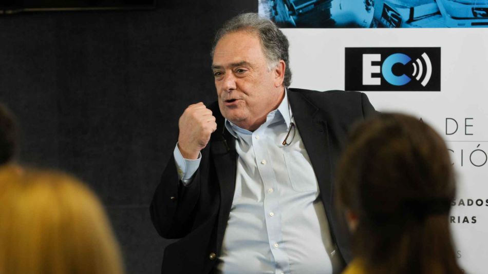 El ex embajador del Vaticano participó del ciclo de charlas de la Escuela de Comunicación de Perfil.