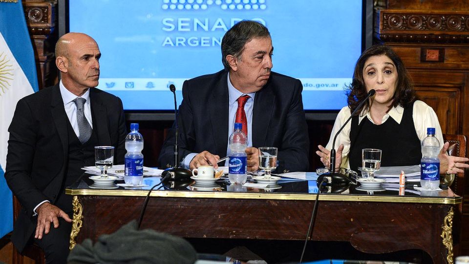 dupla. Arribas (izquierda) y Majdalani (derecha) deberán dar explicaciones en una reunión secreta.