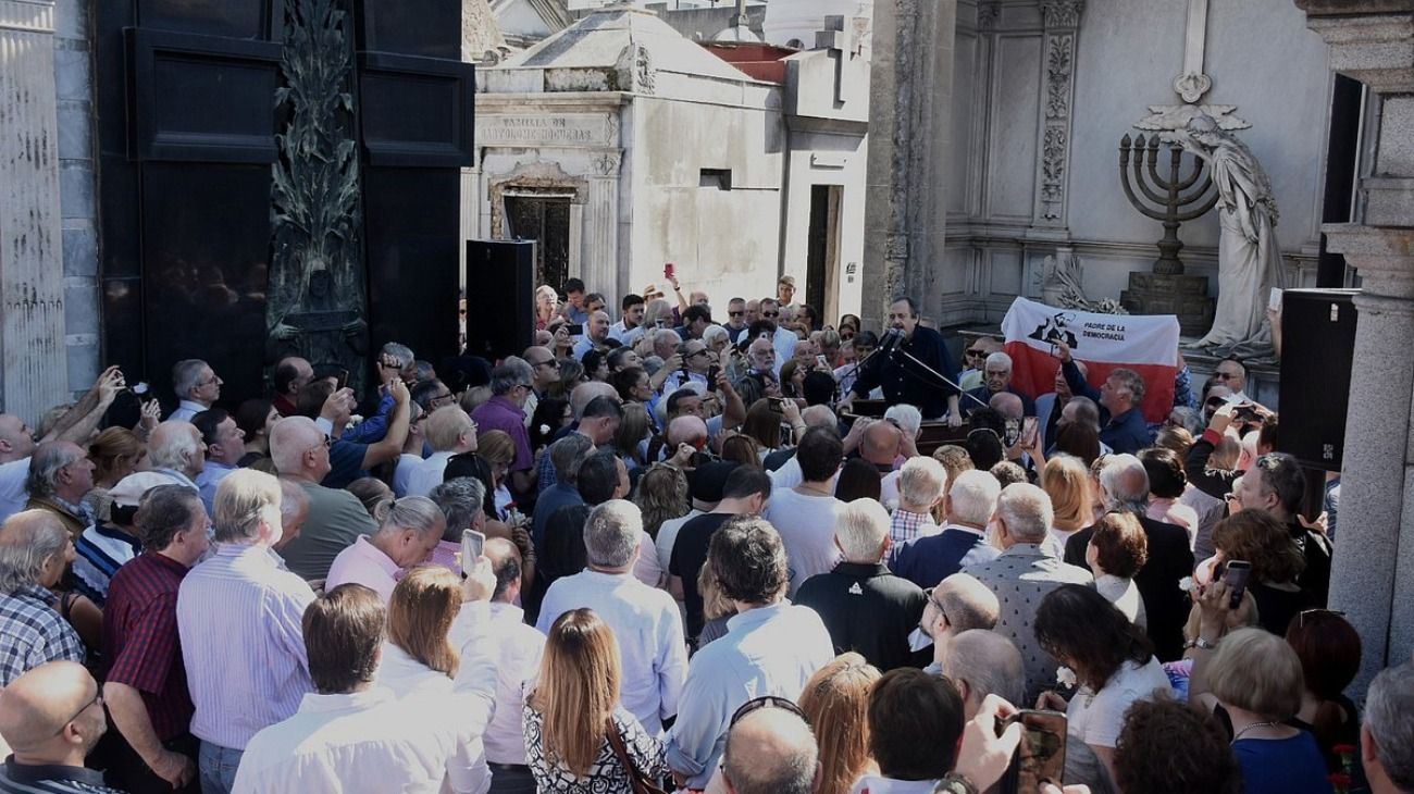 Así fue el homenaje a Raúl Alfonsín a 10 años de su muerte.