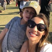 Pampita y sus hijos en el festival