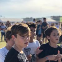 Pampita y sus hijos en el festival