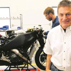 Erik Buell, el legendario diseñador y piloto de motocicletas, acaba de lanzar Fuell, su nueva compañía de movilidad eléctrica.