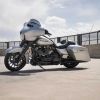 La versión 2019 de esta turística de estilo “bagger” cuenta con el motor bicilíndrico Milwaukee-Eight 114 de 1.868 cm3, el más potente en la historia de la gama Touring de la marca americana. Una moto colosal, lujosa y sí, muy cara.