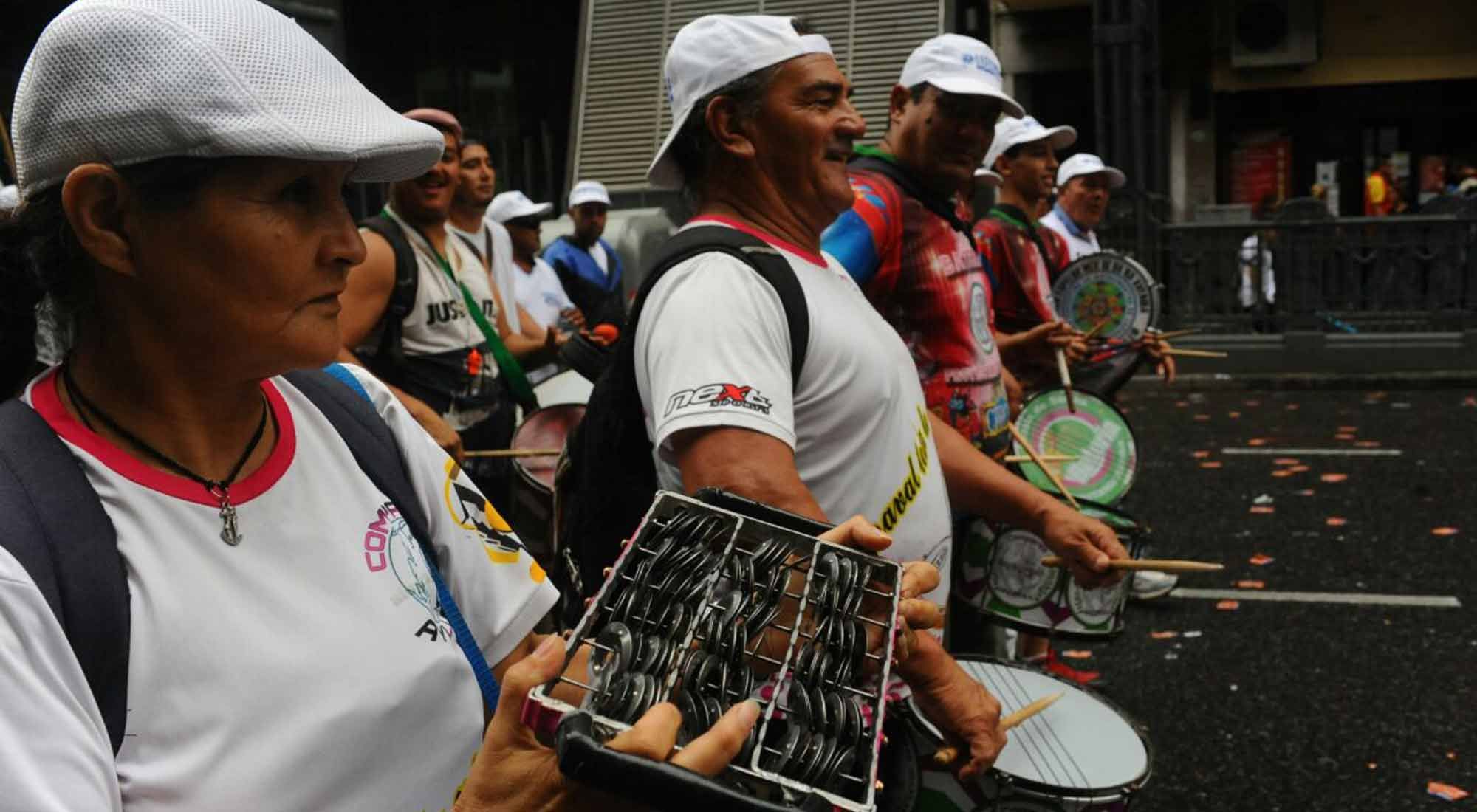Organizaciones sociales y sindicatos marcharon hacia el Congreso Nacional para protestar contra el gobierno de Mauricio Macri