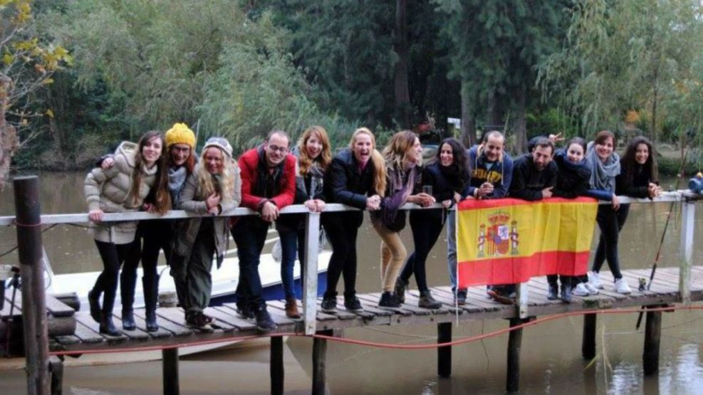 Los españoles realizan juntadas para compartir momentos con sus compatriotas.