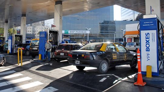 a la bolsa. Los precios de los combustibles, en duda.
