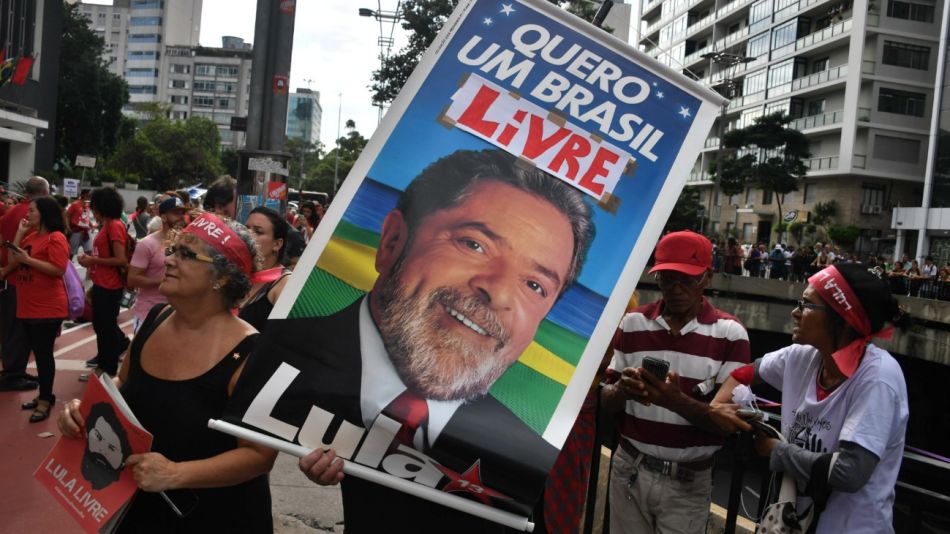Manifestaciones en apoyo a Lula Da Silva cuando se cumple un año de su detención.