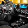 El interior del nuevo Mercedes-Benz Clase A con sistemas de información completamente digitalizados.