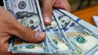 El dólar y las tasas bajan, pero el riesgo país sube