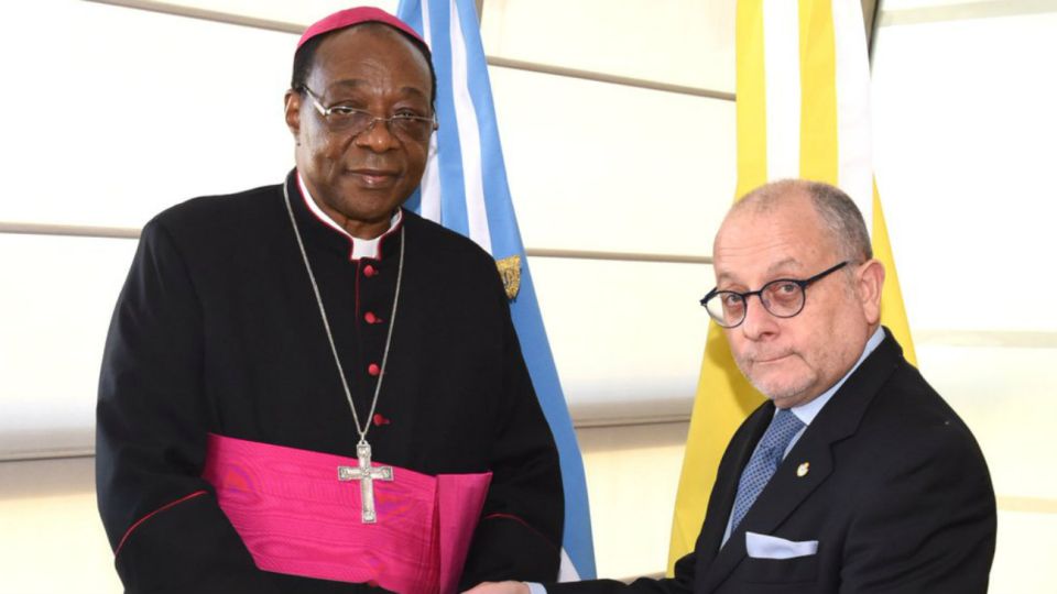 El nuncio Badikebele se reunió la semana pasada con el canciller Jorge Faurie