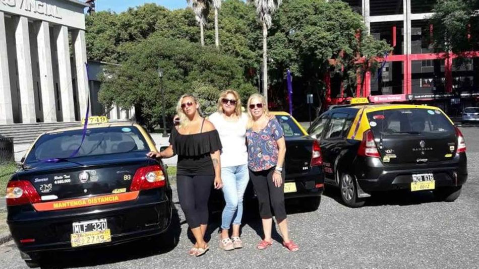 Mujeres taxistas 04102019