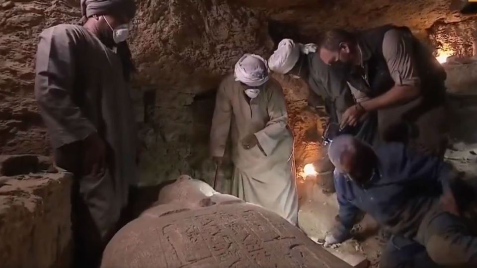 El sarcófago estaba en las afueras de Minya, al borde del río Nilo y al sur de El Cairo.