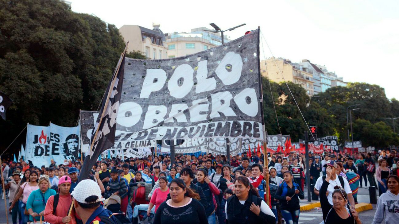 Acampe de las organizaciones sociales en la 9 de Julio frente al Ministerio de Desarrollo Social