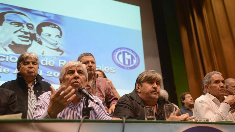 Moyano, Pignanelli y Pallazzo, en el anuncio del paro nacional hecho en Smata.