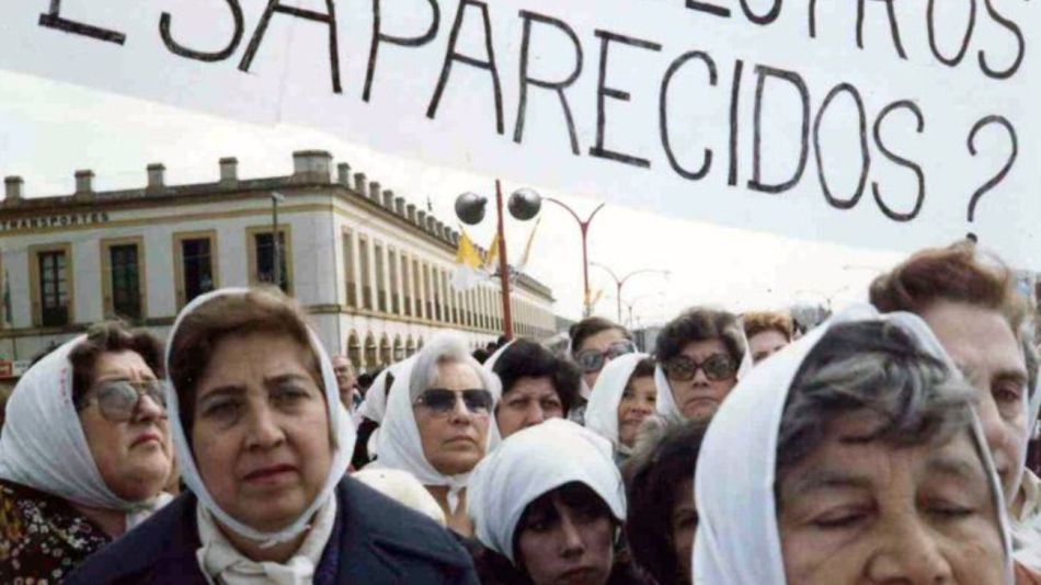 Madres de Plaza de Mayo.