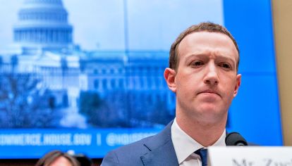 Zuckerberg. Desde Facebook, en artículos de opinión, propuso la necesidad de plantear regulaciones globales a la información que transmiten las redes sociales.