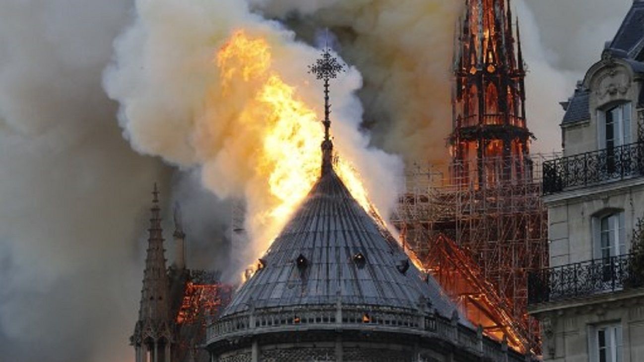 Se incendia la Catedral de Notre Dame